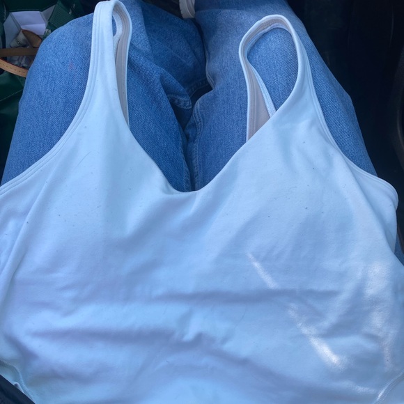 Selling my align tank size 6. Lightly used just had some mild pilling. - Picture 5 of 5